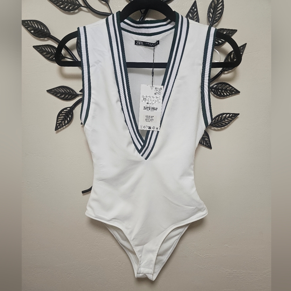 NWT Zara White and Green Bodysuit with V-Neck and Athletic Cut. - Picture 2 of 11